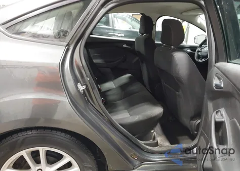 2018 Ford Focus Se z USA, uszkodzony, nr VIN 1FADP3F26JL231787